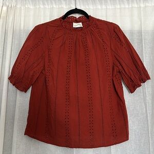 Universal Thread eyelet top. Great used condition. Light and airy.